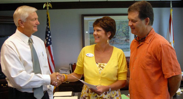 Pensacola State officials sign agreement with Marriott/Hampton for new partnership.